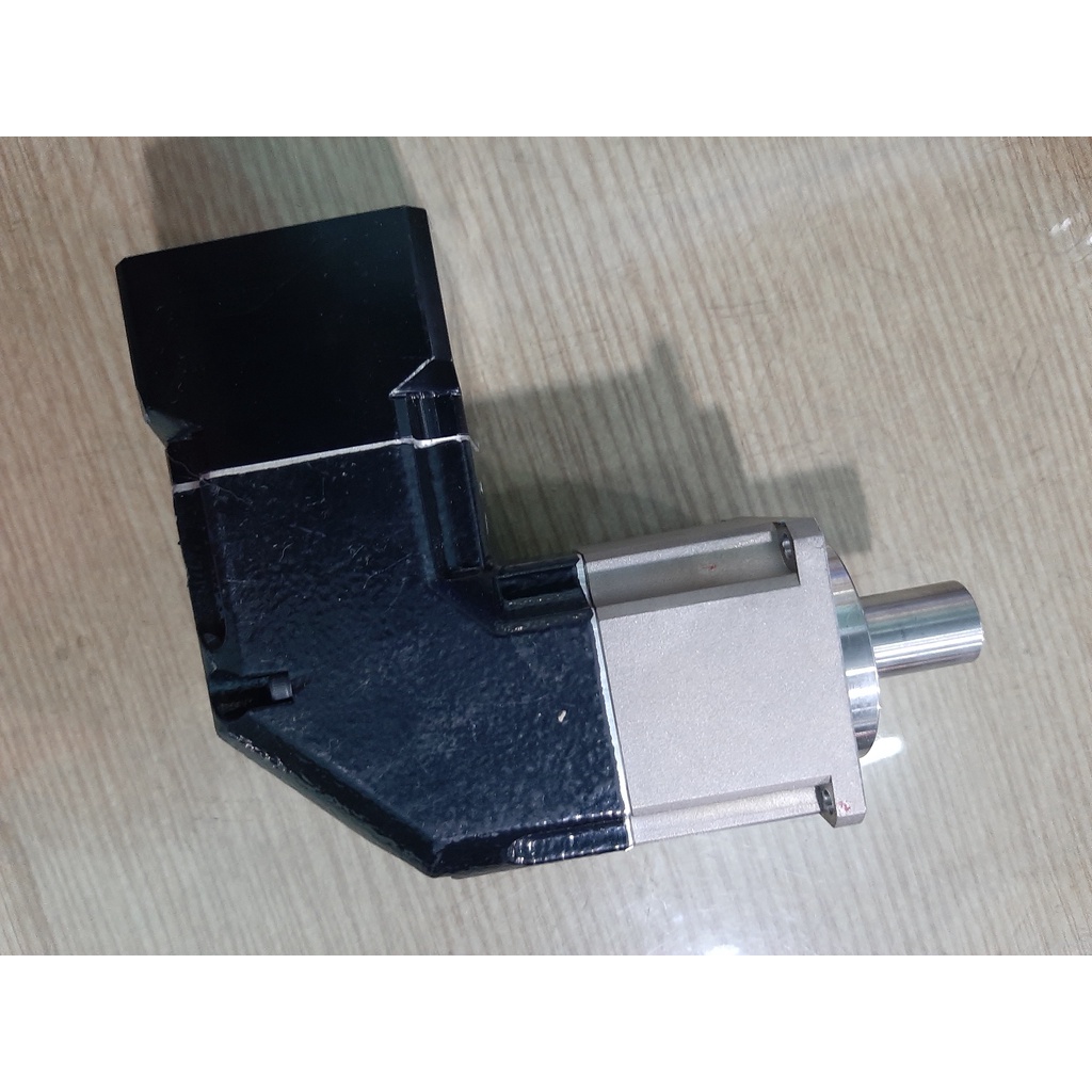 Hộp số giảm tốc servo vuông góc 100w 1/10