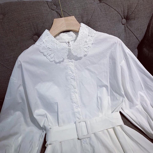 Áo thắt đai cổ ren