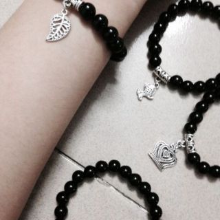 Vòng tay hạt đá đen 8mm