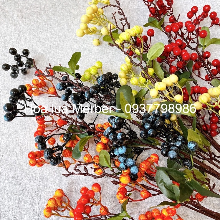 Cành Đào Đông Cherry Merber  Loại Cành Quả Bông Gòn /Thông - Cành Khô Trang Trí Decor Giáng Sinh, Noel, Năm Mới