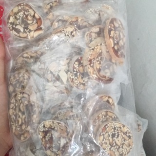 Kẹo chuối cuộn bánh tráng