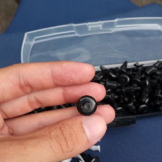 Ốc nhựa bấm dàn áo