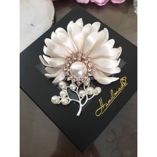Hoa cài áo đính đá handmade