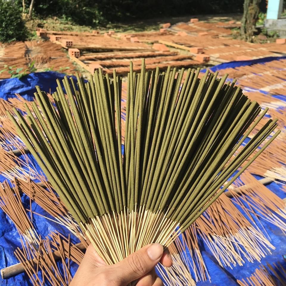 Nhang Sạch Tự Nhiên Organic Không Độc Hại Vạn Ân - 4 Vị Quế Trầm Khuynh Diệp Bách Thảo Hộp 100 - 160 Cây