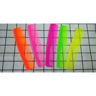 Lược nhựa chải tóc không cán cầm tay