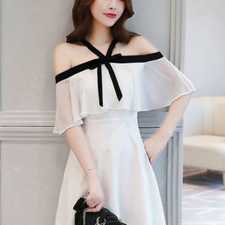 Đầm trễ vai