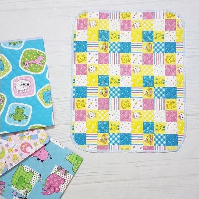 Chiếu lót thay đồ cho bé sơ sinh. Tấm lót miếng lót nhựa nilon chống thấm dùng thay tã bỉm cho trẻ - Sỉ