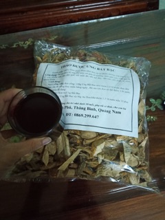 1 ký rễ ưng bất bạc (trị gan)