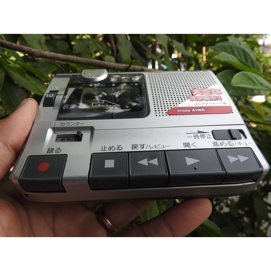 Máy nghe nhạc Cassette AIWA TP-SS1 loa ngoài máy còn đẹp nghe 2 bên tai nghe kiểu máy đề bàn mini cầm tay lạ