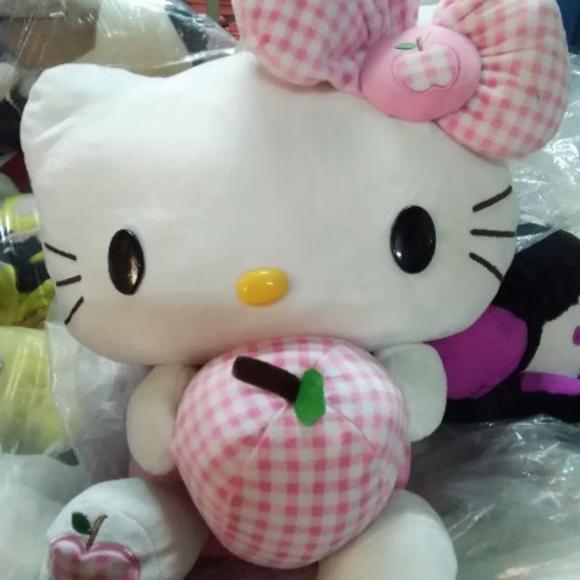 Gấu bông kitty của Phí Cẩm