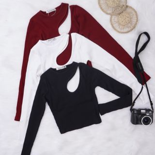 Áo crop tay dài khoét ngực