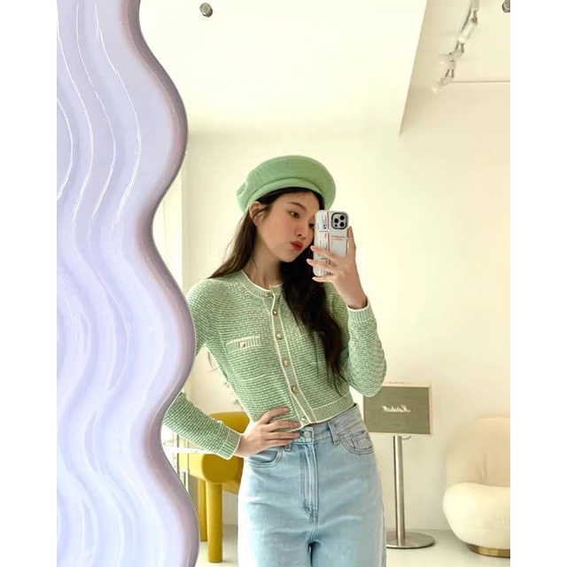 Áo cardigan, mũ beret xanh lá giống Joy RED VELVET