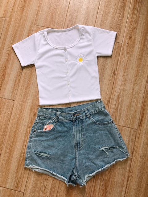 Áo croptop ôm 📣FREESHIP Đơn 250K📣 Áo croptop nút hoa cúc hàng Quảng Châu Chất Đẹp | BigBuy360 - bigbuy360.vn