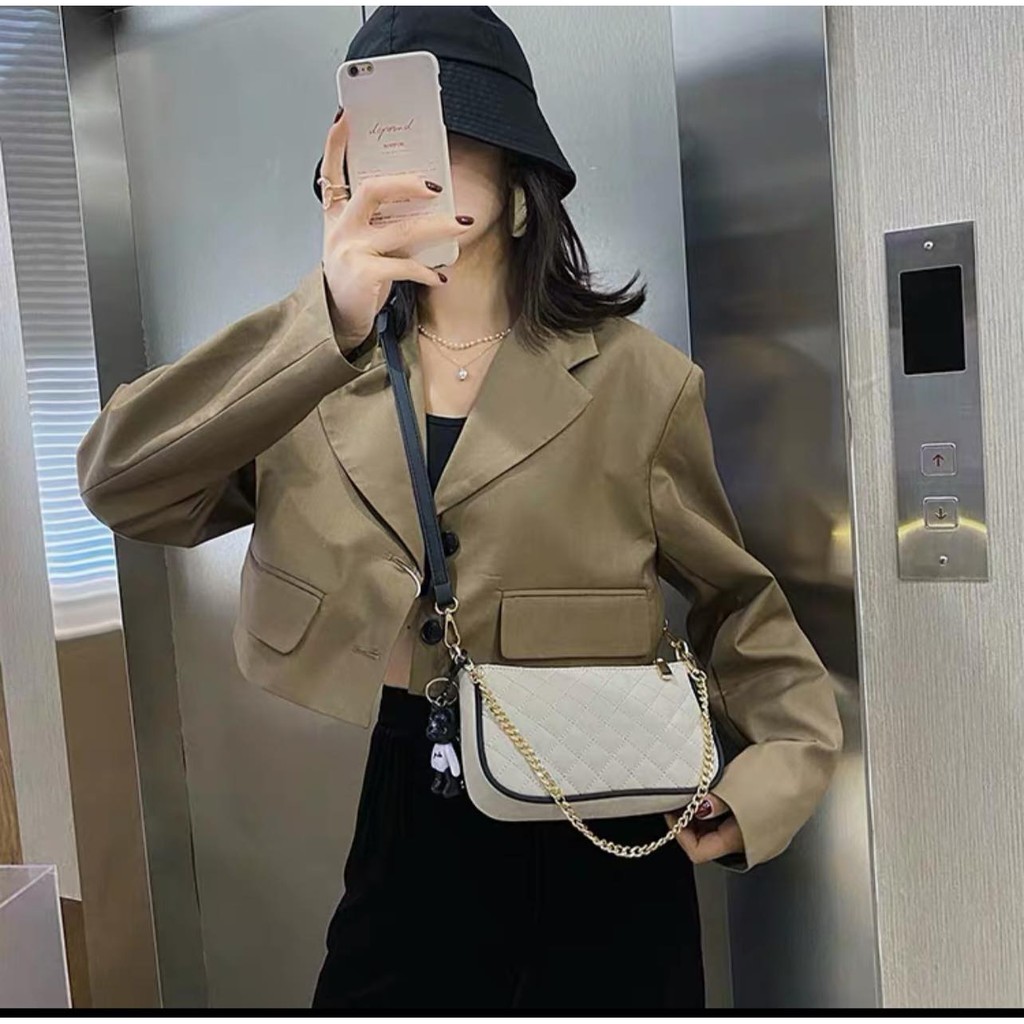 Túi đeo chéo nữ kèm móc gấu 69K,💖FREESHIP💖,size 18 cm | BigBuy360 - bigbuy360.vn