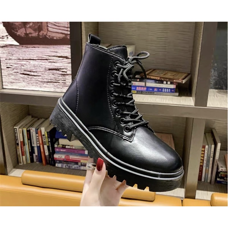 Bốt nữ, Giày cao cổ nữ kiểu dáng ullzangg cho học sinh sinh viên mã LC92 | BigBuy360 - bigbuy360.vn