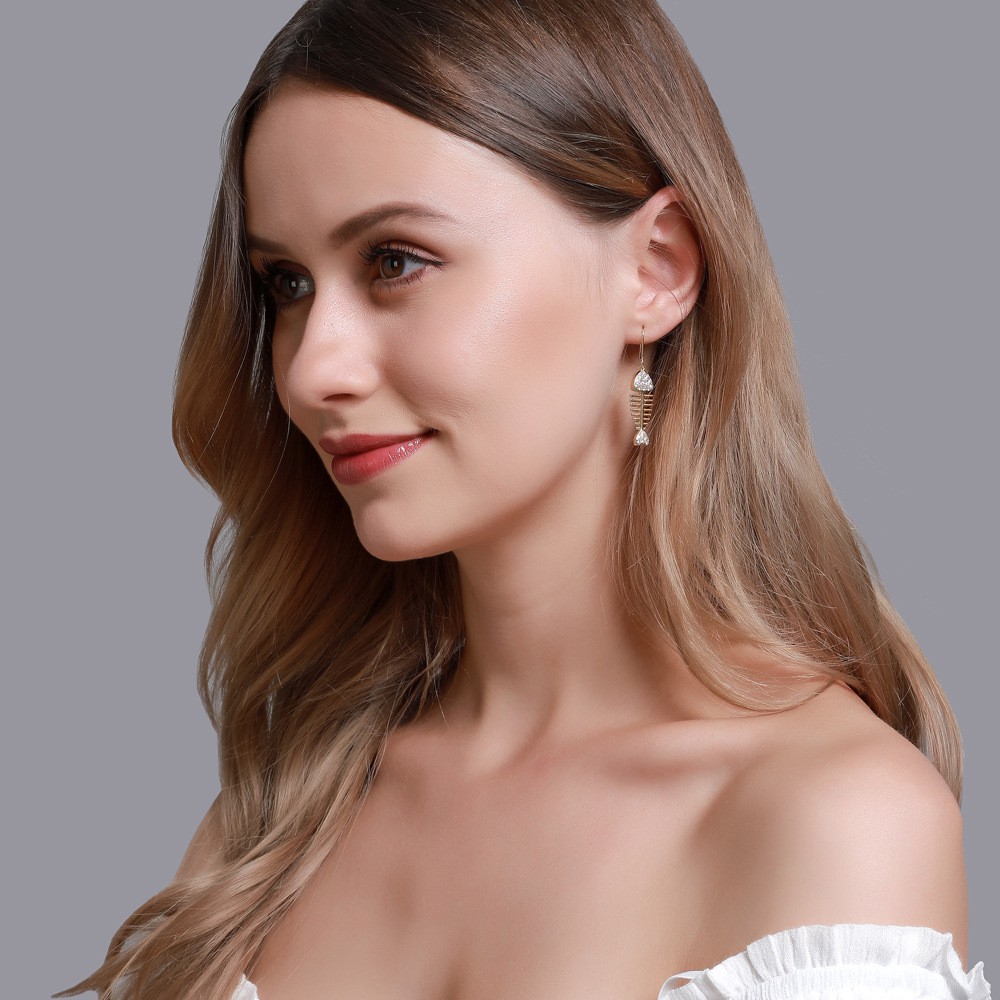 Bông Tai Thiết Kế Hình Xương Cá Đính Đá Zircon Thời Trang Sang Trọng