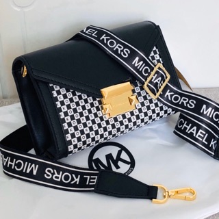 Túi Michael Kors dây bảng lớn