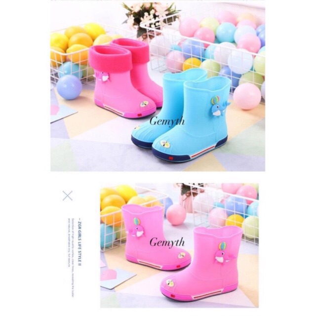 Ủng cho bé