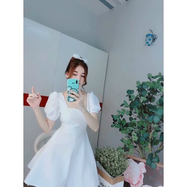 Đầm tay phồng cổ vuông có mút ngực, có túi Linh Htt