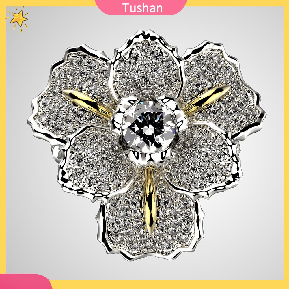 Nhẫn Đính Đá Hình Hoa Sang Trọng