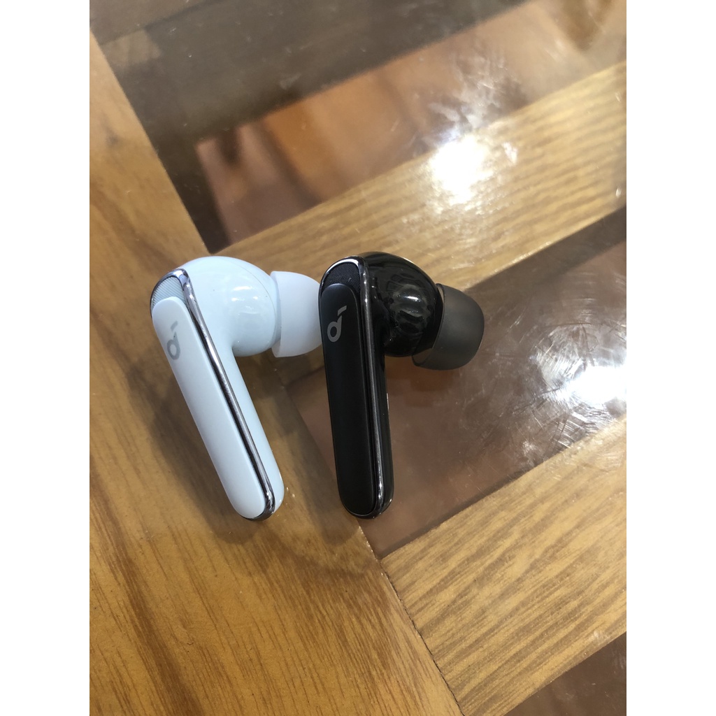 Tai phải tai nghe Anker soundcore Life P3