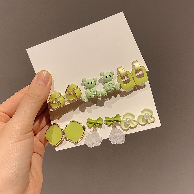 Khuyên Tai Hàn Quốc Hình Bông Hoa Màu Xanh Lá Mới 2023