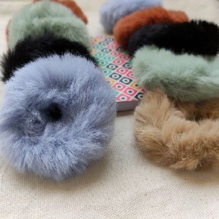Cột tóc lông pom pom nhiều màu