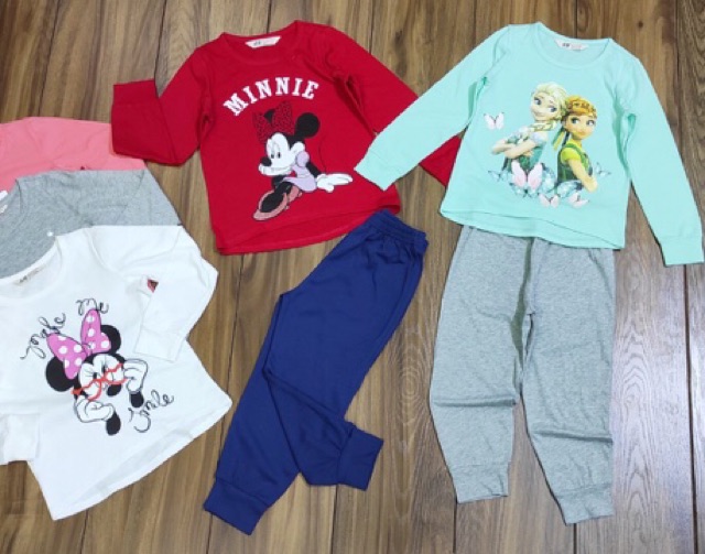 Bộ bé gái tay dài