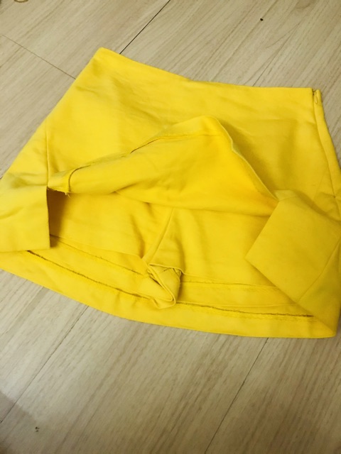 Váy quần Zara chính hãng màu vàng tươi