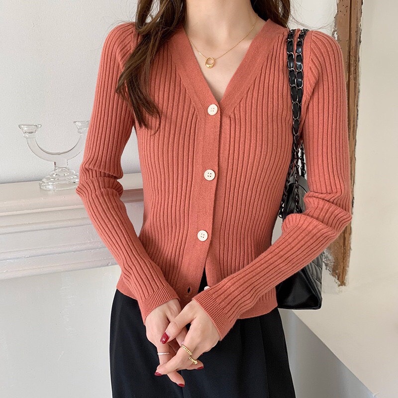 ÁO THUN TAY DÀI XINH ĐÍNH NÚT ẤM ÁP A27 | BigBuy360 - bigbuy360.vn