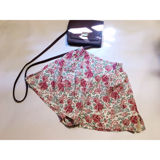 Short ngắn hoa hồng vintage
