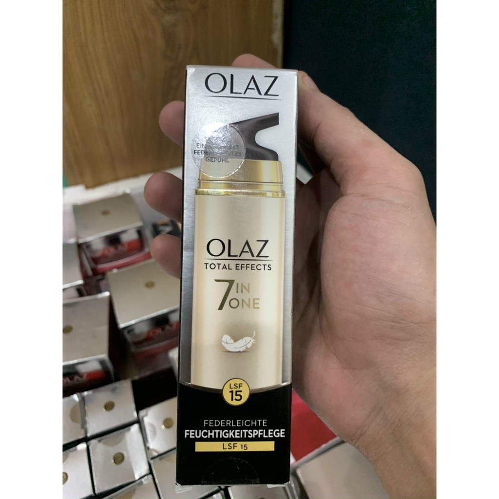 Kem dưỡng da chống lão hoá Olaz Total Effects 7in1 dạng vòi của Đức