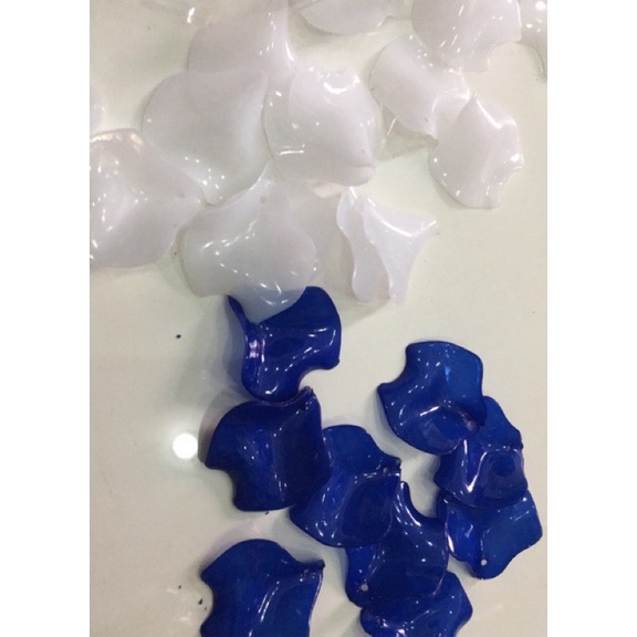 Cánh cong size vừa .