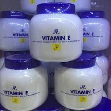 Kem Dưỡng Ẩm Aron VITAMIN E Thái Lan