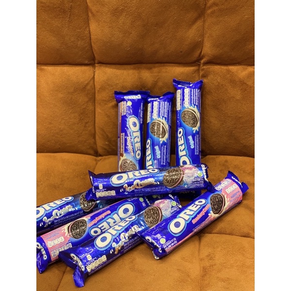 Bánh quy Oreo cây 137g. (Mẫu Mới) Có đủ 4 vị: Vani, socola, việt quất, dâu
