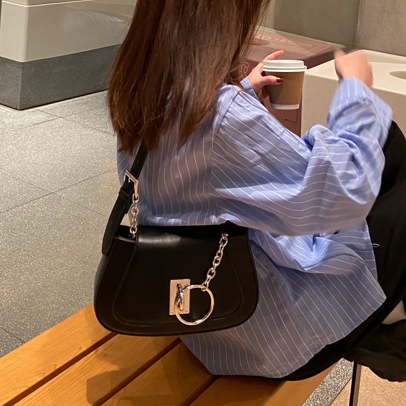 IELGY Túi đeo vai kẹp nách IELGY phối dây xích thời trang dễ phối đồ cho nữ