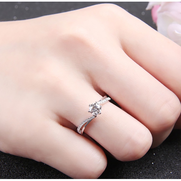 Nhẫn nữ chéo phá cách đính đá tấm độc đáo