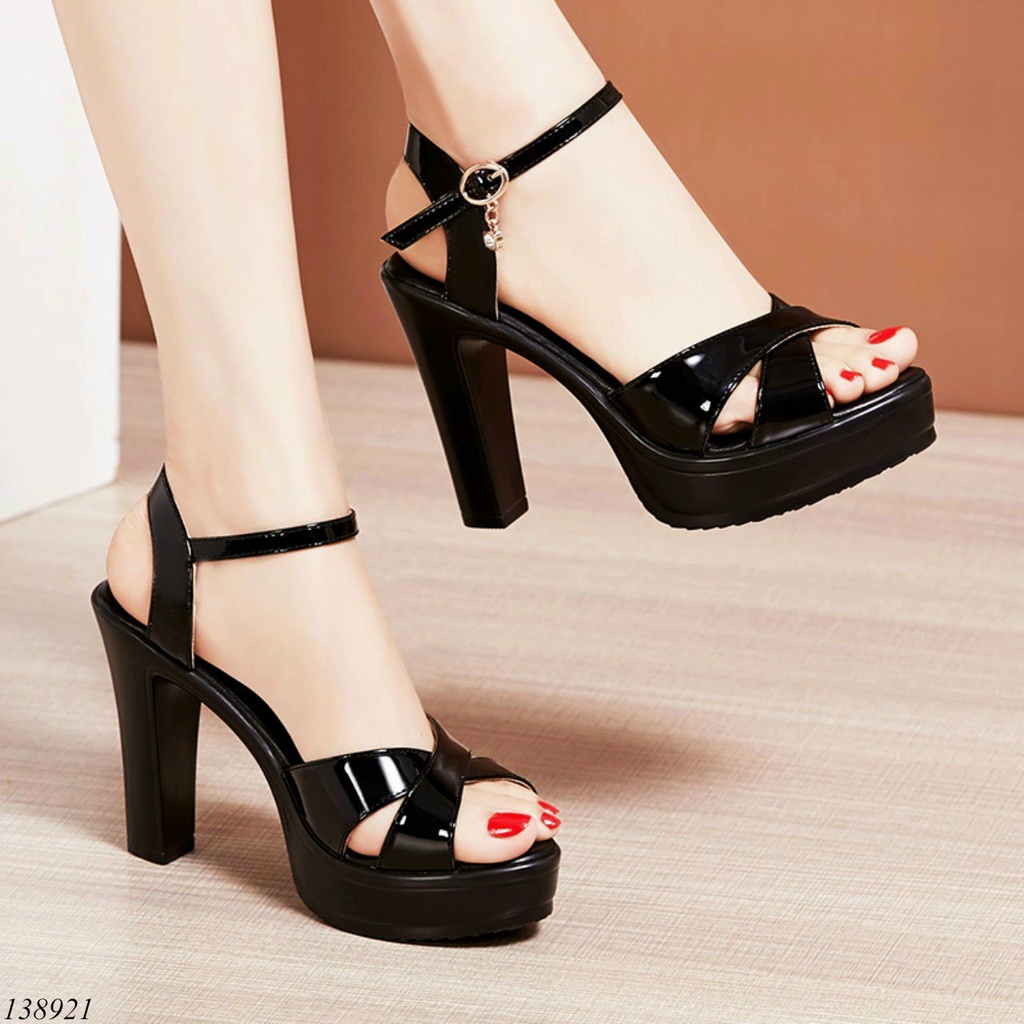 Giày sandal cao gót mũi nhọn 7 phân quay quay ngang chất da si mờ xốp nhẹ đi êm chân - màu đen G11501