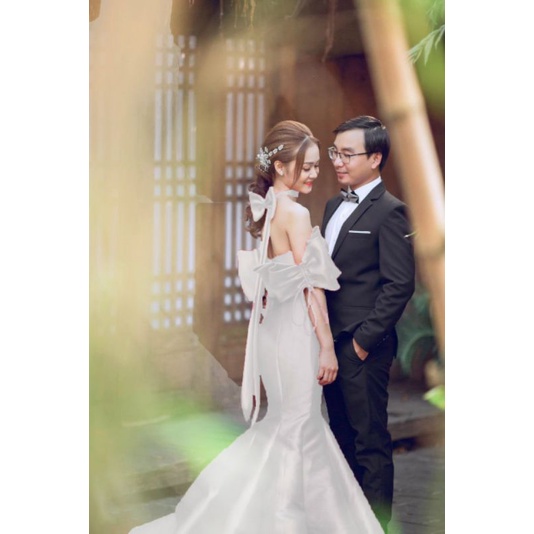 Đầm váy dạ hội body đuôi cá, cô dâu đi bàn kèm phụ kiện sang trọng