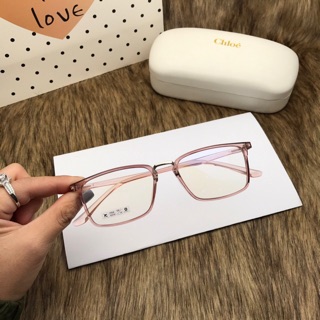 Kính cận nhựa dẻo dáng dễ đeo