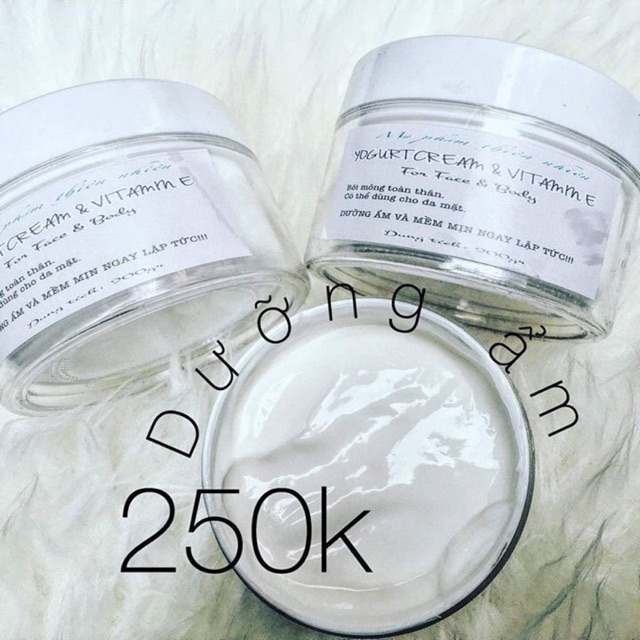 Kem Dưỡng Ẩm