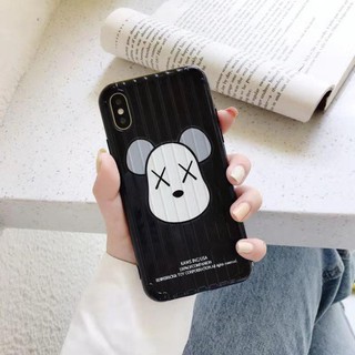 Ốp Lưng IPHONE Sọc Nổi Mặt Gấu Kaws