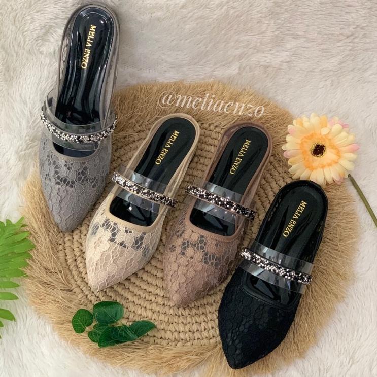 Giày Sandal Đế Bằng Đính Kim Sa Lấp Lánh Thời Trang | Xăng Đan Thổ Cẩm Trên Bây Giờ♢ .,.,........