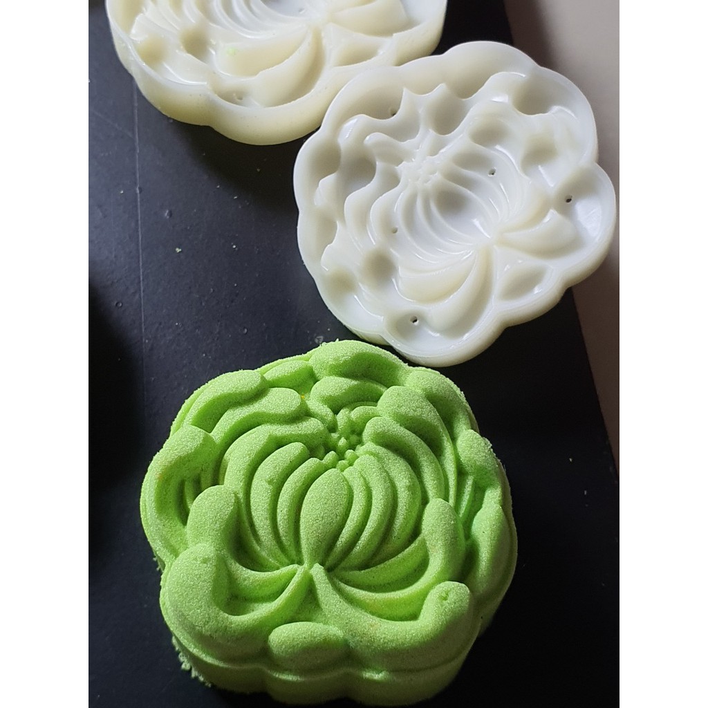 NQ00977, NQ00978, NQ00984 - KHUÔN LÒ XO BÁNH TRUNG THU HÌNH HOA CÚC 3D 50G – 75G – 150G