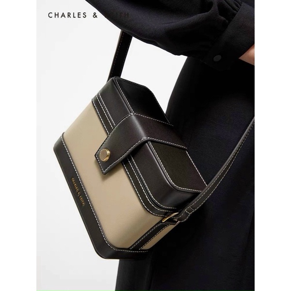 Túi CNK Bronte boxy crossbody bag