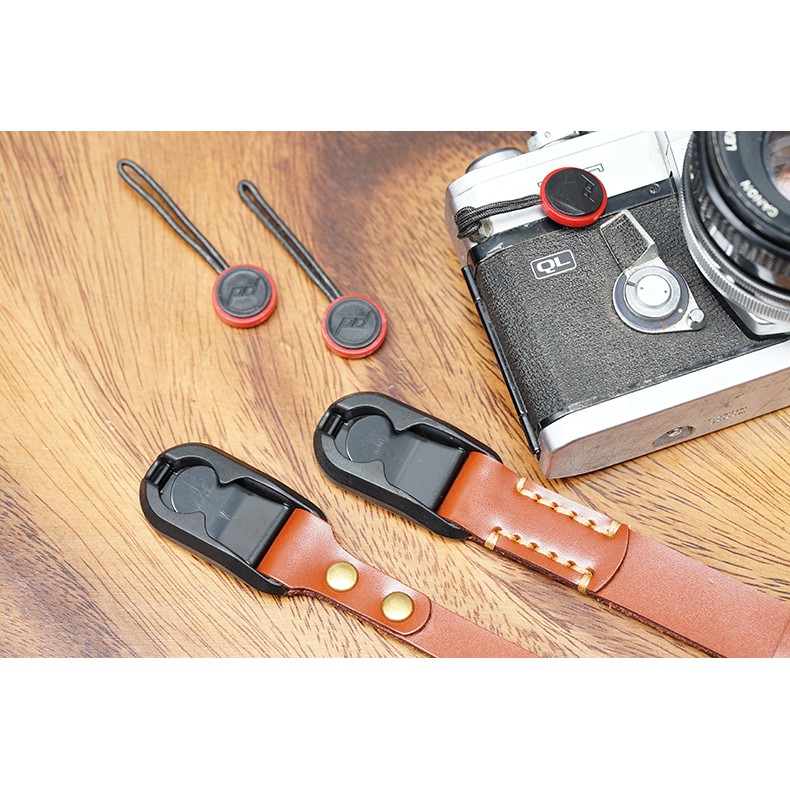 Dây Đeo Tay - Handstrap Máy Ảnh Da Bò Handmade Móc Peak Design Chính Hãng