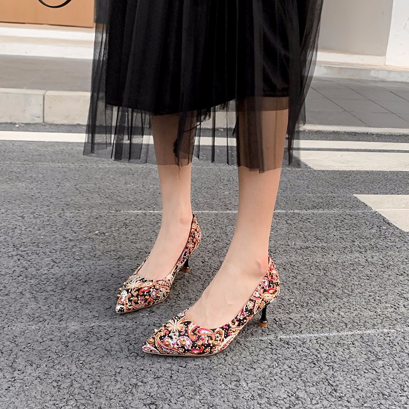 Giày cao gót mũi nhọn nữ thêu đỏ thanh lịch phong cách Trung Quốc