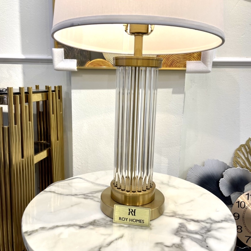 👉 Đèn bàn decor cao cấp mã 2028
