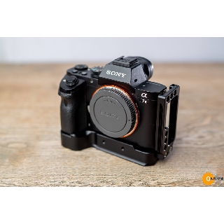 L Plate khung bảo vệ Sony Alpha A7III A7R3 A7II A7SII giống Smallrig