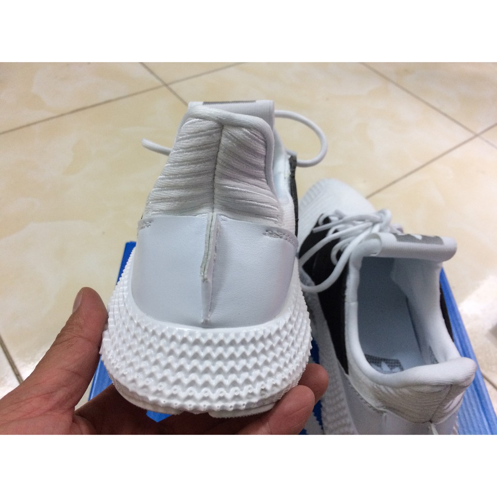 Giày prophere mầu trắng quai đen